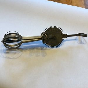 Vintage Ladd egg beater